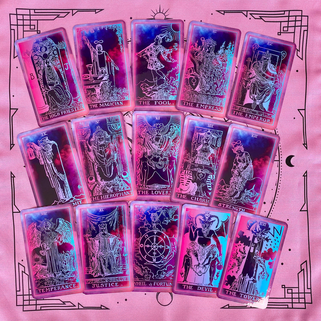 Linen Tarot Cards - Immerse yourself in the luxury of linen textures